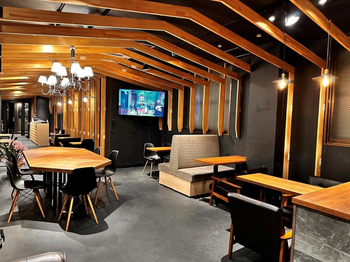 Namba Guesthouse Hive Osaka Exterior photo