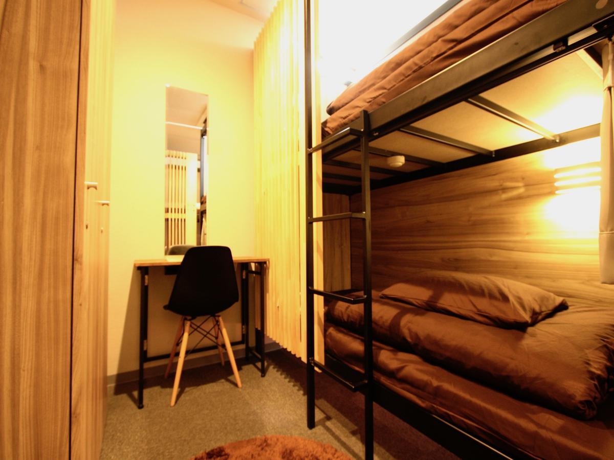 Namba Guesthouse Hive Osaka Exterior photo