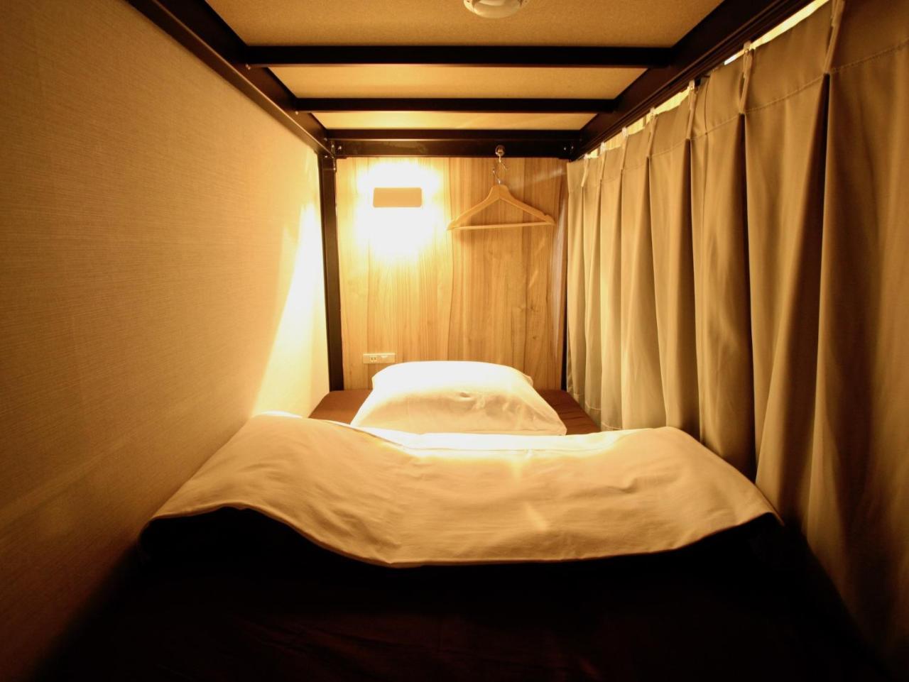 Namba Guesthouse Hive Osaka Exterior photo