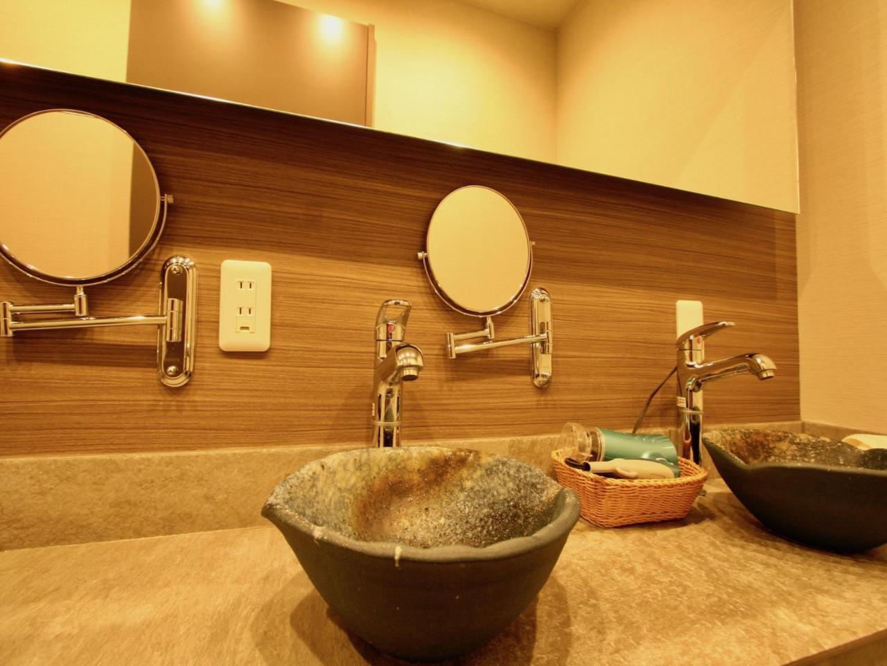 Namba Guesthouse Hive Osaka Exterior photo