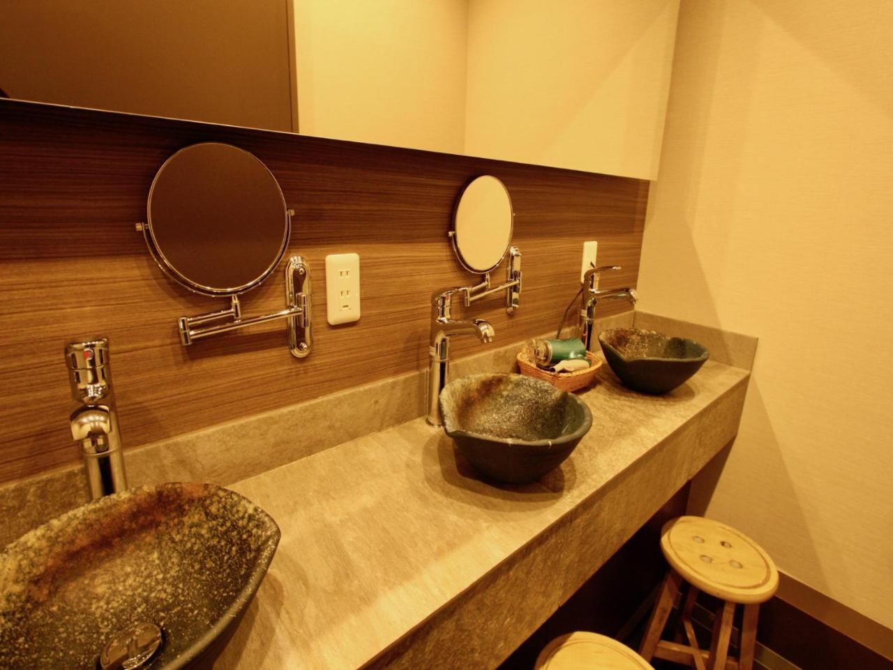 Namba Guesthouse Hive Osaka Exterior photo