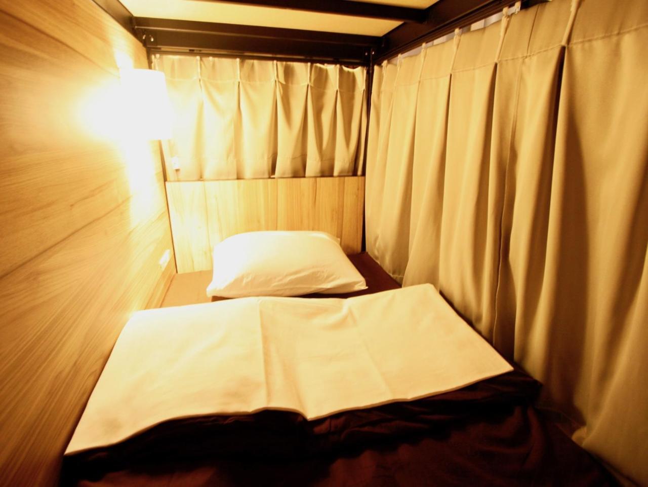 Namba Guesthouse Hive Osaka Exterior photo