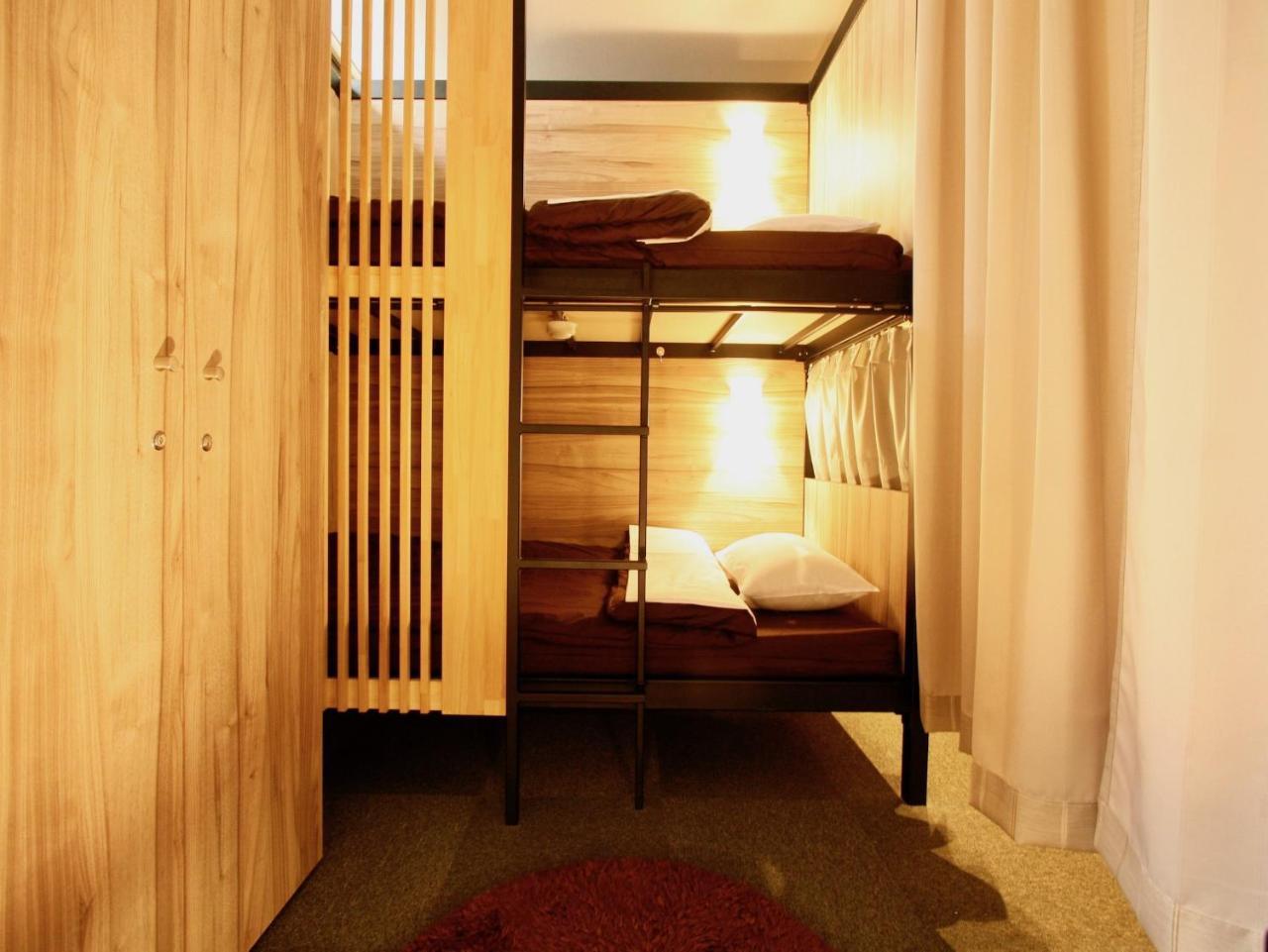 Namba Guesthouse Hive Osaka Exterior photo