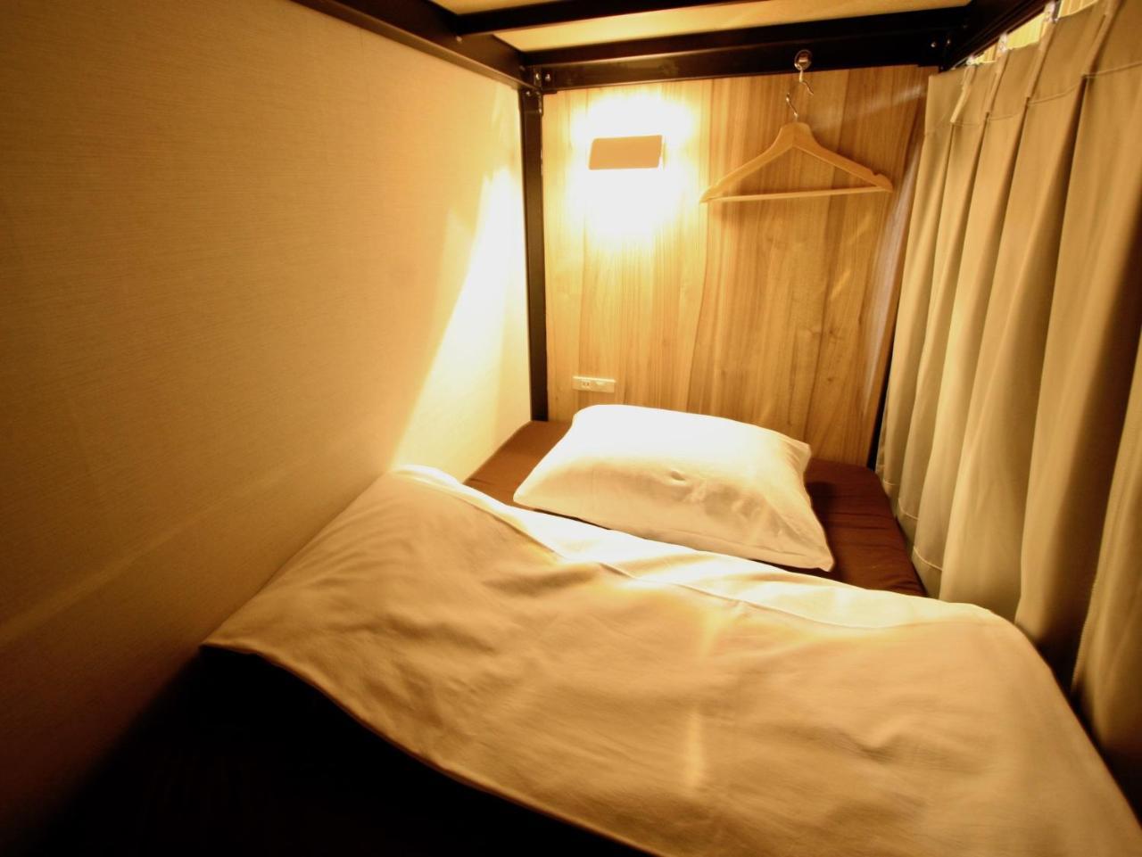 Namba Guesthouse Hive Osaka Exterior photo