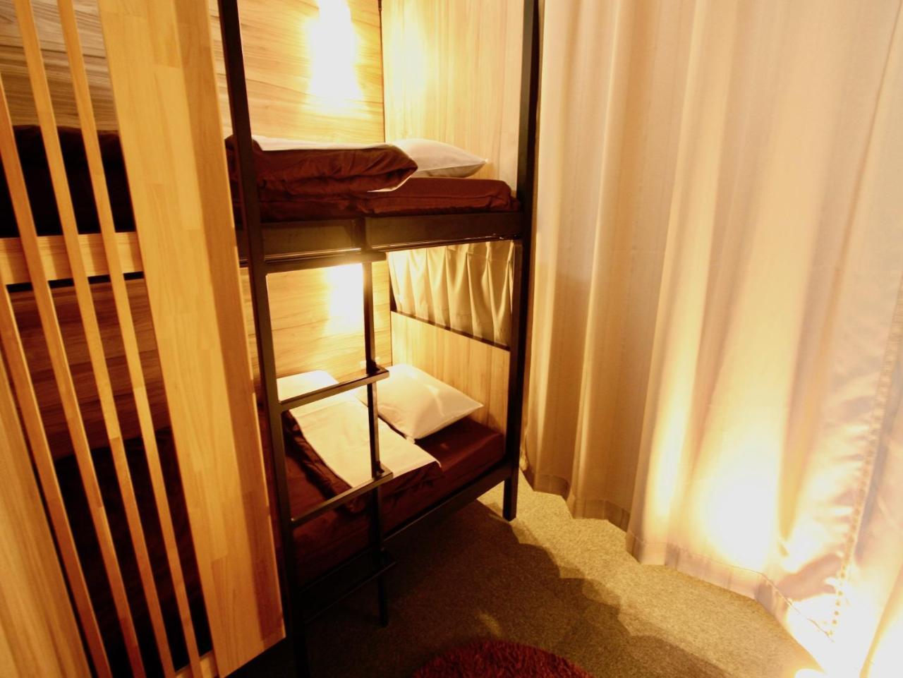 Namba Guesthouse Hive Osaka Exterior photo