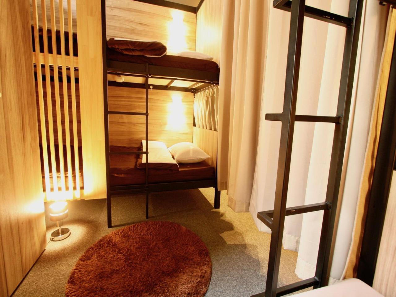 Namba Guesthouse Hive Osaka Exterior photo